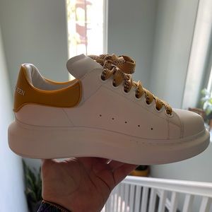 Alexander McQueen mustard sneakers size 37